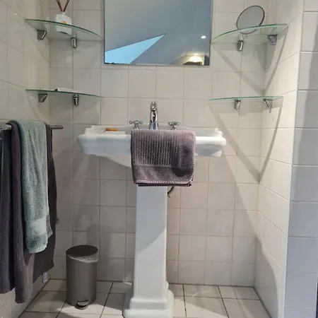 Romantisch Gastenverblijf T'Klomperhuys * לונטרן