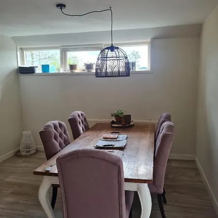 בית נופש Romantisch Gastenverblijf T'Klomperhuys *