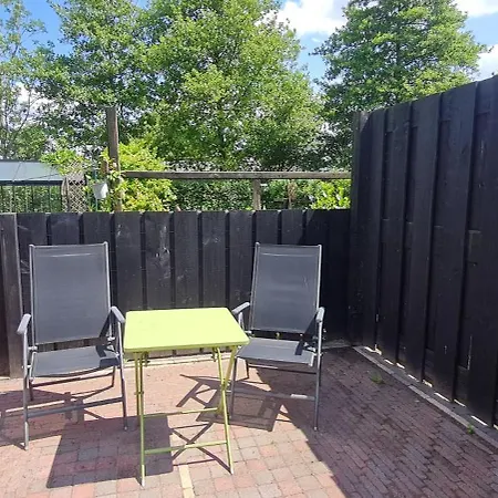 Romantisch Gastenverblijf T'Klomperhuys * לונטרן